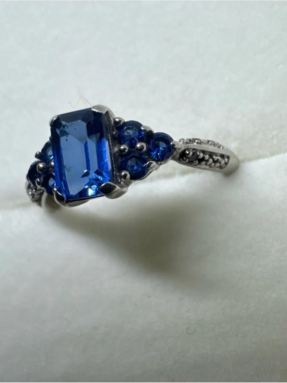 10k White Gold Blue Emerald Cut Sapphire & Diamonds Ring Size 6 Beautiful